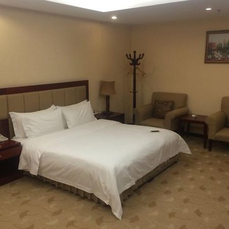 Phoenix Hotel Guangyuan Luaran gambar